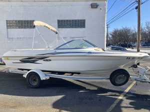 2001 sea Ray 180   Bowrider