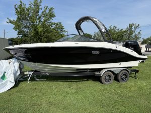 2025 Sea Ray SPX 210 Outboard